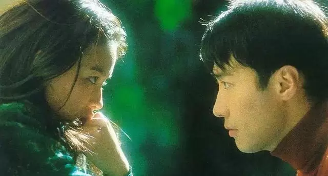 《玻璃之城》《夏天协奏曲》等9部经典爱情片重提叙事母题 - 情报图