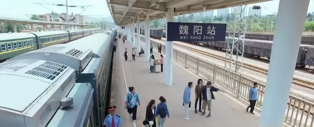 潘粤明王鹤棣主演《黑夜告白》揭开十二年幻象式告别 - 情报图